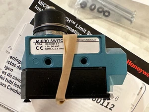 Honeywell BZE6-2RN51 Mikroschalter Top Pin Kolben Dichtung Boot SPDT 15A Seitenmontage - Bild 1 von 7
