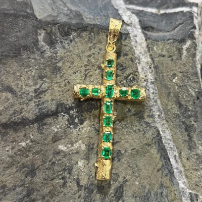Natural Colombian Emerald Cross Pendant 18k Yellow Gold - Image 1 of 4