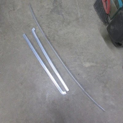 Juego de molduras parabrisas Chevy El Camino GMC Caballero 1978-1987 original GM Foto 1 de 4