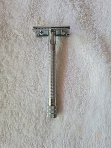 Merkur 23C Long Handle Three Piece  Razor - Picture 1 of 9