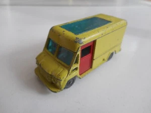 Husky COmmer Walk-Thru Van in Green - Picture 1 of 2