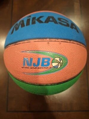 Резиновый баскетбольный мяч Mikasa NJB 27,5 (размер 5) - Изображение 1 из 3