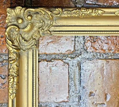 Marco de madera FANCY EN MUY BUENA CONDICIÓN Dorado Gueso 18,5 x 16 5/8" fuera 2,5" ancho 3/8" estante VACÍO Foto 1 de 4