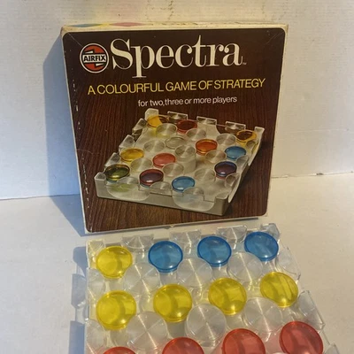VINTAGE AIRFIX SPECTRA COLOURFUL GAME OF STRATEGY 2-4 PLAYERS RARE 1973 ENGLAND - Image 1 of 4