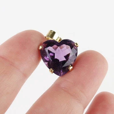 Pingente de ouro amarelo 14k com ametista roxa facetada em forma de coração grande 8 quilates - Imagem 1 de 4