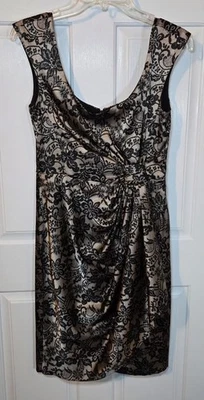 Vestido Vaina Maggy London Jacquard Cortina Lateral Negro y Dorado Talla 8 Foto 1 de 4