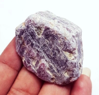 Loose Gemstone 100% Natural Ruby Corundum 202.90 Ct With Free Gift - Image 1 of 4