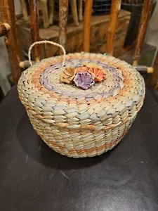 Vintage 9" Large Hand Woven Round Basket w/ Lid Purple Green Red Straw - Picture 1 of 9