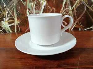 FÜRSTENBERG Carlo Weiß, edle Capucinotasse mit Untertasse 0,3Ltr, Neu!! - Picture 1 of 4