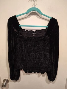 Torrid Smocked Black Velvet Puff Sleeve Square Neck Top 1X Gothic Witchy Pirate - Picture 1 of 7