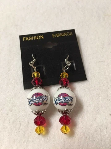 CLEVELAND CAVALIERS EARRINGS GLASS BEADED NBA BASKETBALL JEWELRY ORNAMENT Cover