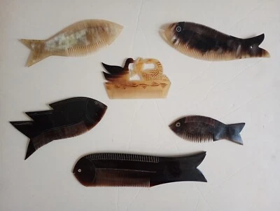 lot de 6 peignes en corne en forme de poisson. Asie,Afrique,Inde,collection,comb - Photo 1/4