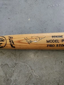 Adam Dunn Autographed Baseball Bat Cincinnati Reds - Picture 1 of 3