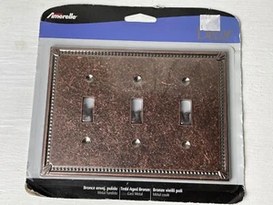 Amerelle Decoración Imperial Cuentas Bronce Envejecido Placa de Pared Interruptor de Luz Cubierta 3 Palanca - Imagen 1 de 2