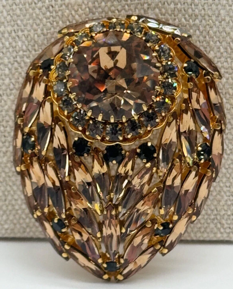 Vintage Schoffel Austria Signed Rhinestone Gold Tone Brooch - Image 1 of 4