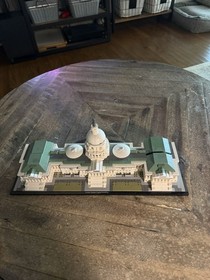 LEGO ARCHITECTURE: United States Capitol Building (21030)