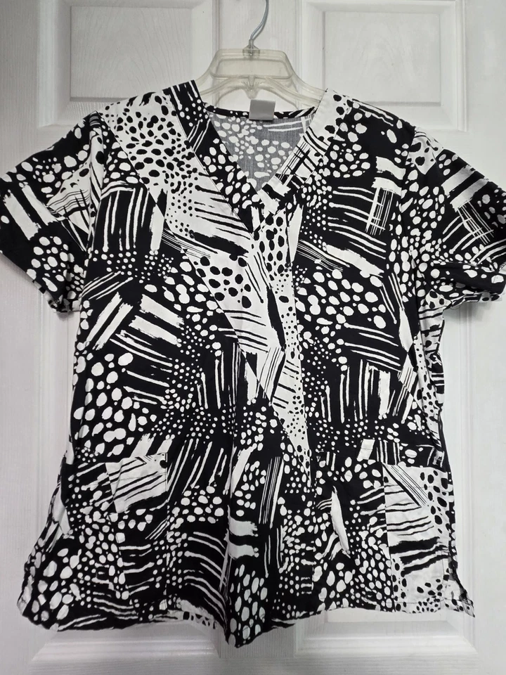 ICU By Barco Scrub Top size L-Black/White Abstract V-Neck-Chest 22.5"/L 26.5" - Image 1 of 4