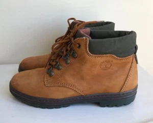 Vintage 90's Women's Timberland Ladies Hiking Leather Boots 69356 (size 6.5) - Picture 1 of 12