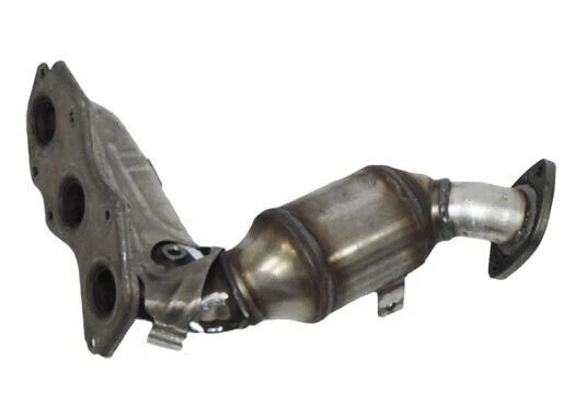 Eastern Catalytic Direct Fit Manifold Catalytic Converter for Toyota RAV4 - Image 1 of 1