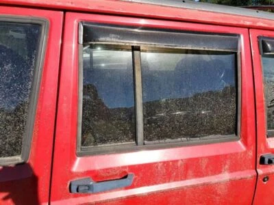 Passenger Right Rear Door Glass OEM 1984 2001 Jeep Cherokee - Image 1 of 4