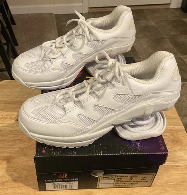 Vintage Korea Womens Z-Coil Freedom 2000 Open Spring White 8W Barely Worn w/Box - Image 1 of 4