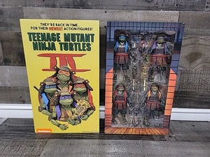 NECA Teenage Mutant Ninja Turtles in Time Samurai - Paquete de 4 - Imagen 1 de 7