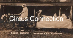 C1910's - Ringling Bros Circus RBB Baker Troupe Clown Moto Letto Gag - AAFN - Foto 1 di 3