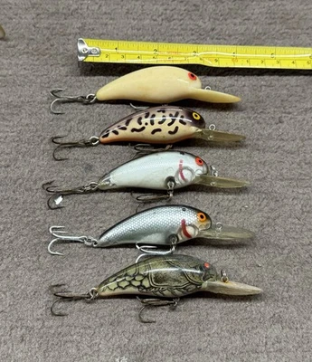 (5) Bomber Model 7a Screwtail Crankbait Fishing Lures - Image 1 of 4