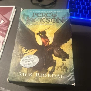 Percy Jackson und die Olympioniken 5 Bücher Taschenbuch Box Set (mit Poster) von Rick... - Bild 1 von 5