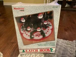 NUEVO Caron WonderArt CANDYCANE SANTA Kit de Gancho de Cierre 34” Falda Árbol de Navidad 4698 - Imagen 1 de 6
