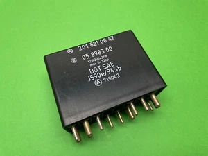Relay Mercedes W124 W201 W126 W123 2018210047 05898300 05 8983 00 - Picture 1 of 1