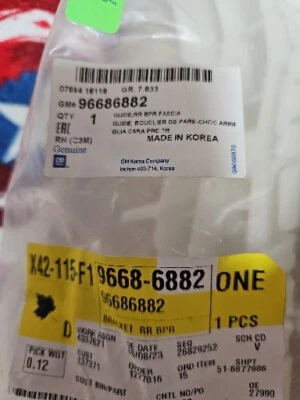 OEM NUEVO 13-16 Chevrolet Spark Spark EV parachoques trasero guía lado pasajero 96686882 Foto 1 de 2