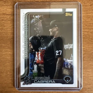 2025 Topps Series 2 Edward Cabrera #371 Golden Mirror Variation SP SSP Marlins - Bild 1 von 2
