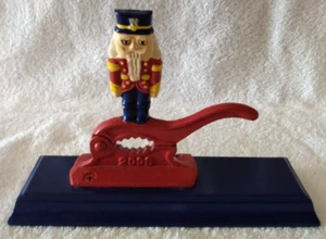 Vintage Cast Iron Red Soldier Nut Cracker Christmas Metal Houston Harvest - Picture 1 of 9