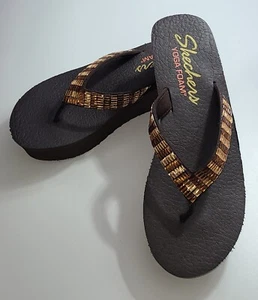 Skechers Yoga Foam Wedge Flip Flops Brown Size 10 NIB - Picture 1 of 6