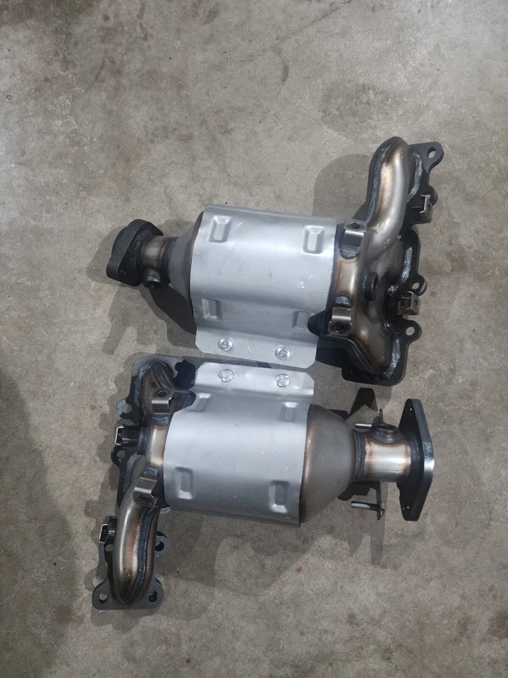 Catalytic Converters Left & Right for 2013–2019 Ford Explorer (Non-Sport) NEW - Image 1 of 4