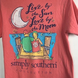 Camiseta Simply Southern con logotipo rosa ""Live By The Sun Love By The Moon"" talla S - Imagen 1 de 5