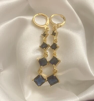 Pendientes colgantes de aro Huggie rellenos de oro CRUCERO - Zafiros azules, CAJA DE REGALO Foto 1 de 4