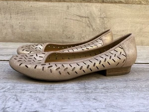 Womens Clarks Henderson Silk Active Air Gold Leather Lasercut Pumps Size 8D 42 - Picture 1 of 14