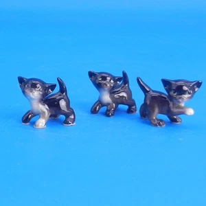 Hagen Renaker Miniature PLAYFUL KITTEN Paw UP & DOWN Vintage GREY-BLACK Figurine - Picture 1 of 6