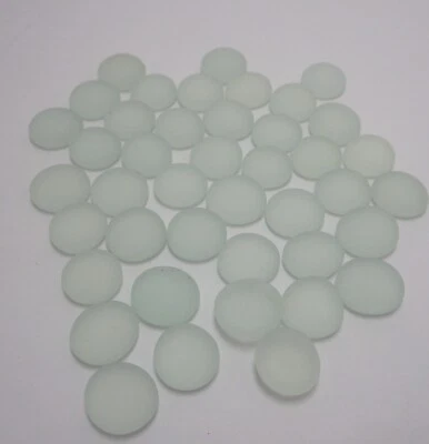 Jarrón relleno de azulejos de mosaico gemas guijarros de vidrio esmerilado transparente 7 oz Foto 1 de 2