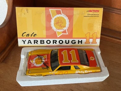 Cale Yarborough 1976 autografiado Holly Farms fundido a presión (banco raro) 1 de 804 Foto 1 de 4