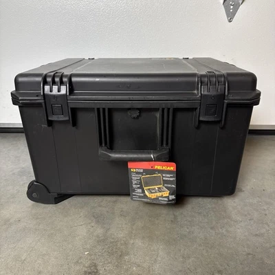Estuche rígido rodante negro Pelican Storm IM2750 con ruedas de espuma bloqueable EE. UU. Foto 1 de 4