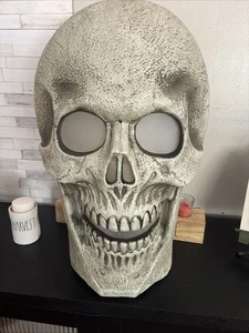 Spooky Village Totenkopf Wandrelief, 24 cm hoch - Bild 1 von 3