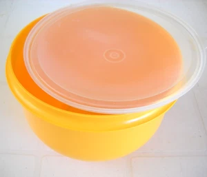ENSALADERA NARANJA TUPPERWARE VINTAGE 1424/7 + TAPA TRANSPARENTE EN MUY BUEN ESTADO - Imagen 1 de 4