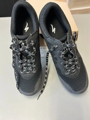 Sapatos femininos especializados de ciclismo indoor tamanho 8 remix preto geometria corporal novo na caixa - Imagem 1 de 4