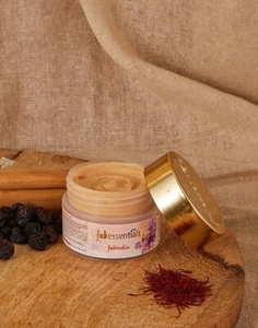 Crema facial Fabindia Kesar (azafrán) y Chandan (sándalo) 50 g sin parabenos - Imagen 1 de 10