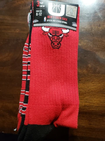 CHICAGO BULLS UNK Men's 3 PACK CREW SOCKS NEW 6-12 Cover