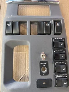 Peterbilt Paccar S64-6149-1681100F4 Genuine Dash Switch Panel. From 2017 - Picture 1 of 7