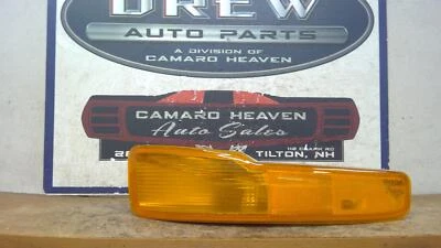 CRACKED Front TURN SIGNAL LIGHT Lamp BUICK LESABRE Left 97 98 99 LH - Image 1 of 3